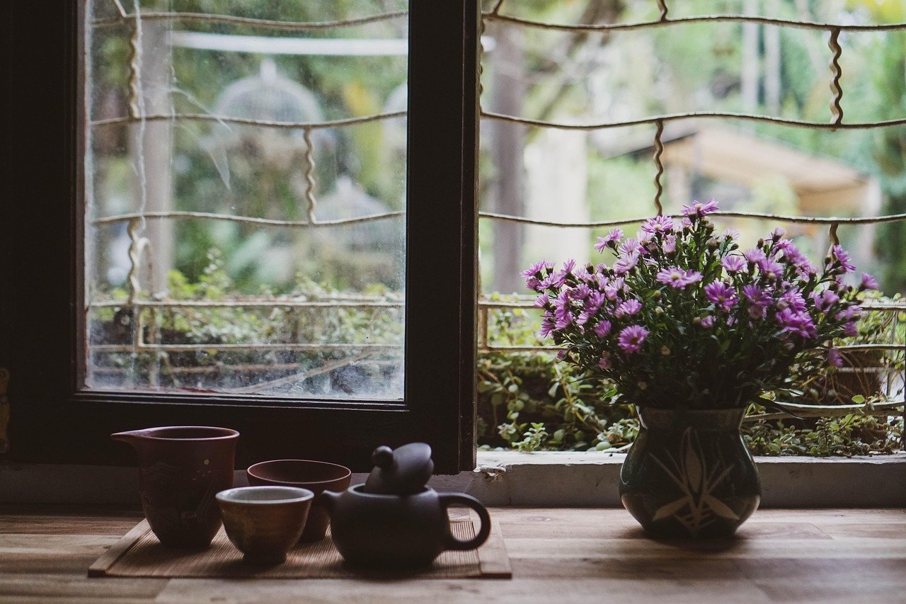 tea, flower background, tea cup, nature, teacup, flowers, vase, flower wallpaper, beautiful flowers, warm tea, cup, tea ceremony, asters, decorate, windows, peaceful